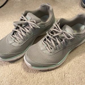 RYKA athletic sneakers. Gray and mint. Sz 9. EUC